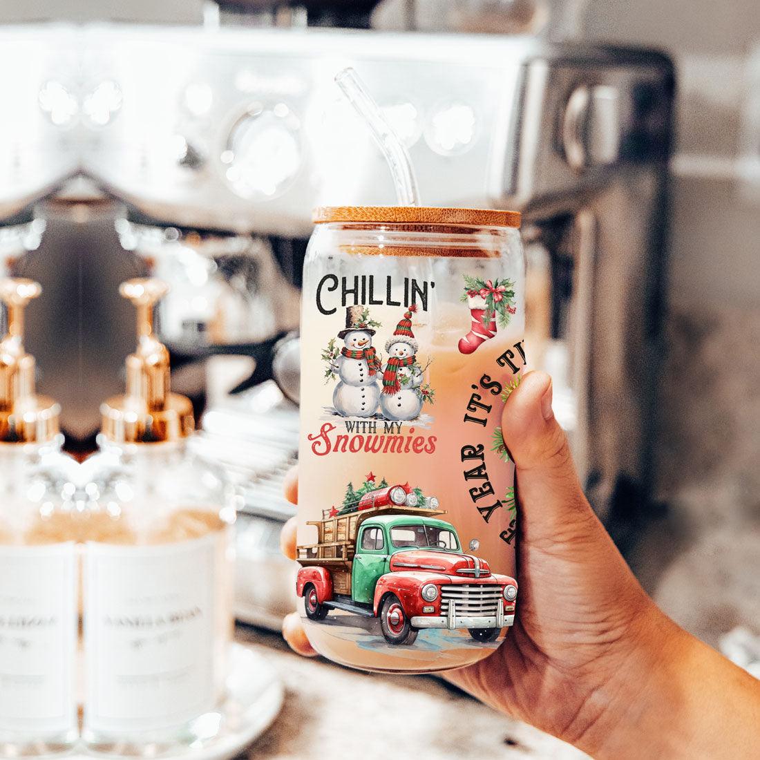 Vintage Christmas 17oz Mug – Holiday Themed Glass Cup with Lid & Straw